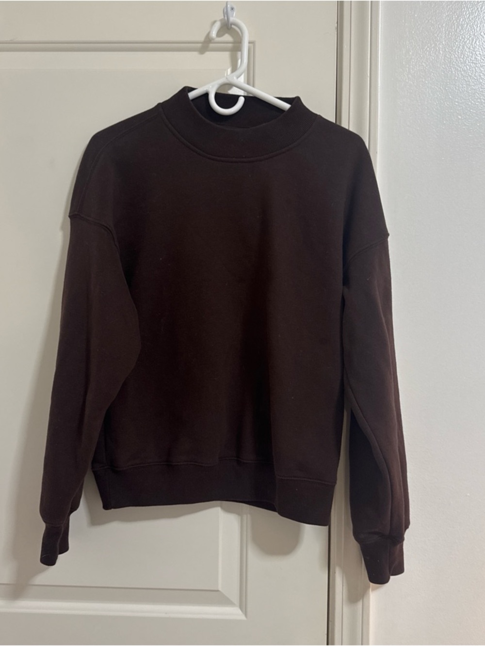 Abercrombie & Fitch Women's Dark Brown Crewneck Sweatshirt